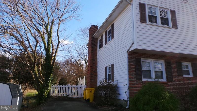 417 Madingley Road Linthicum, MD 21090 - Photo 4 of 19 eeExterior (Front)