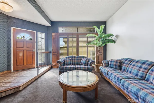 $569,000 | 7100 Balboa Boulevard, Unit 1003, Lake Balboa, CA 91406