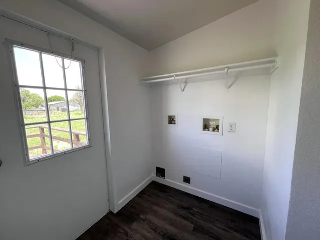 $149,999 | 107 Grant Street, Smyer, TX 79367