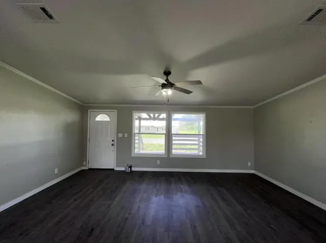 $149,999 | 107 Grant Street, Smyer, TX 79367