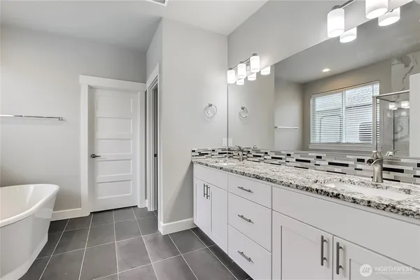 $925,000 | 6610 232nd Avenue East, Buckley, WA 98321