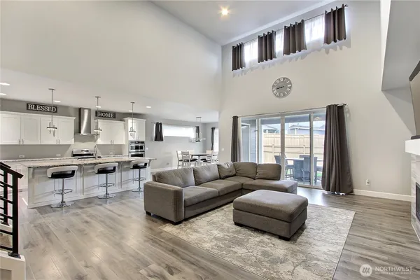 $925,000 | 6610 232nd Avenue East, Buckley, WA 98321