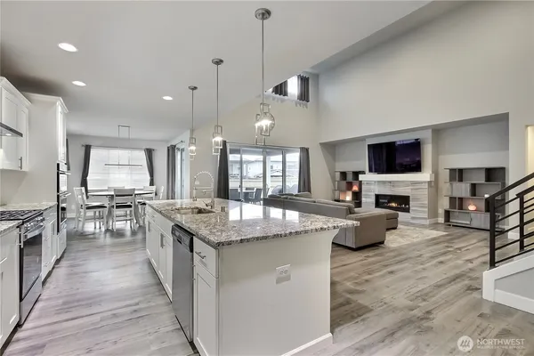 $925,000 | 6610 232nd Avenue East, Buckley, WA 98321