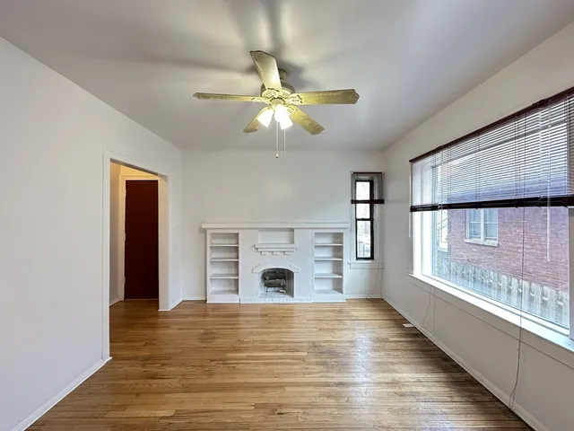 $1,300 | 7149 South Constance Avenue, Unit 1E, Chicago, IL 60649