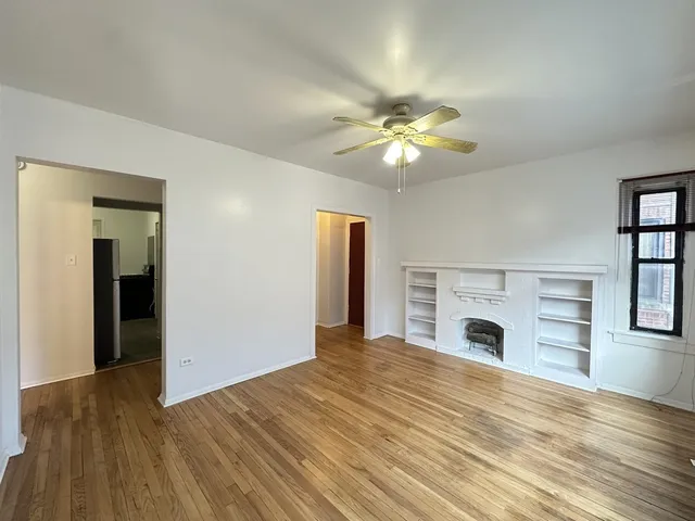 $1,300 | 7149 South Constance Avenue, Unit 1E, Chicago, IL 60649