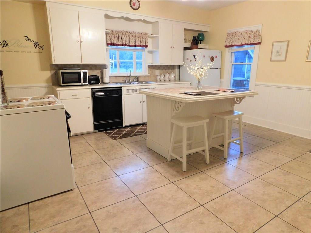 672 Mt Jackson Road New Castle, PA 16102 - Photo 5 of 18