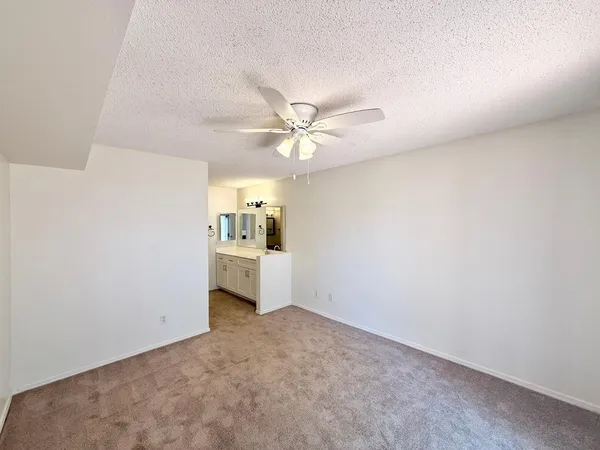 $1,799 | 1717 East Union Hills Drive, Unit 1073, Phoenix, AZ 85024