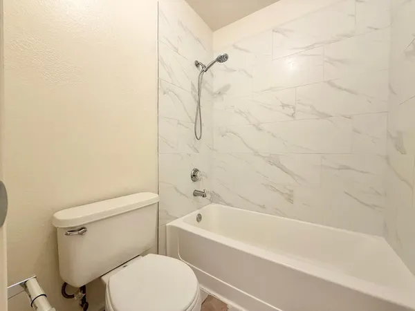 $1,799 | 1717 East Union Hills Drive, Unit 1073, Phoenix, AZ 85024