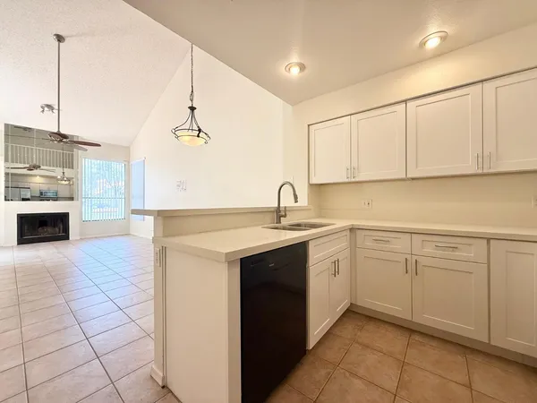 $1,799 | 1717 East Union Hills Drive, Unit 1073, Phoenix, AZ 85024