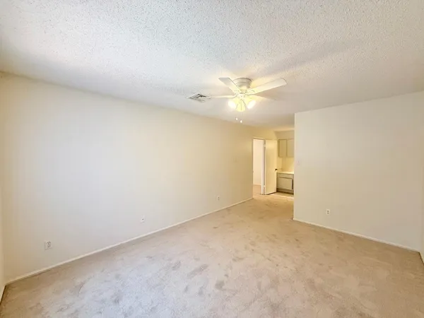 $1,799 | 1717 East Union Hills Drive, Unit 1073, Phoenix, AZ 85024