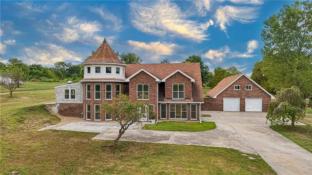 $459,000 | 3520 South Park Avenue, Sedalia, MO 65301