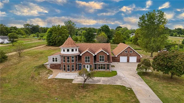 $459,000 | 3520 South Park Avenue, Sedalia, MO 65301