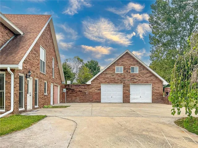 $459,000 | 3520 South Park Avenue, Sedalia, MO 65301