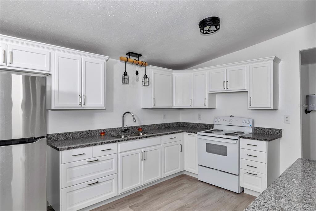 6741 Southwest 84th Street Ocala, FL 34476 - Photo 6 of 24
