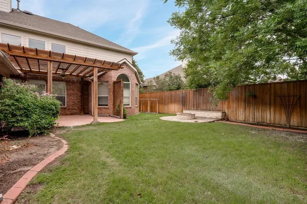 a view of a garage