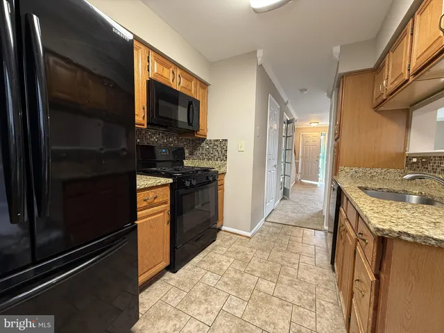 $2,250 | 16926 Point Pleasant Lane, Dumfries, VA 22026