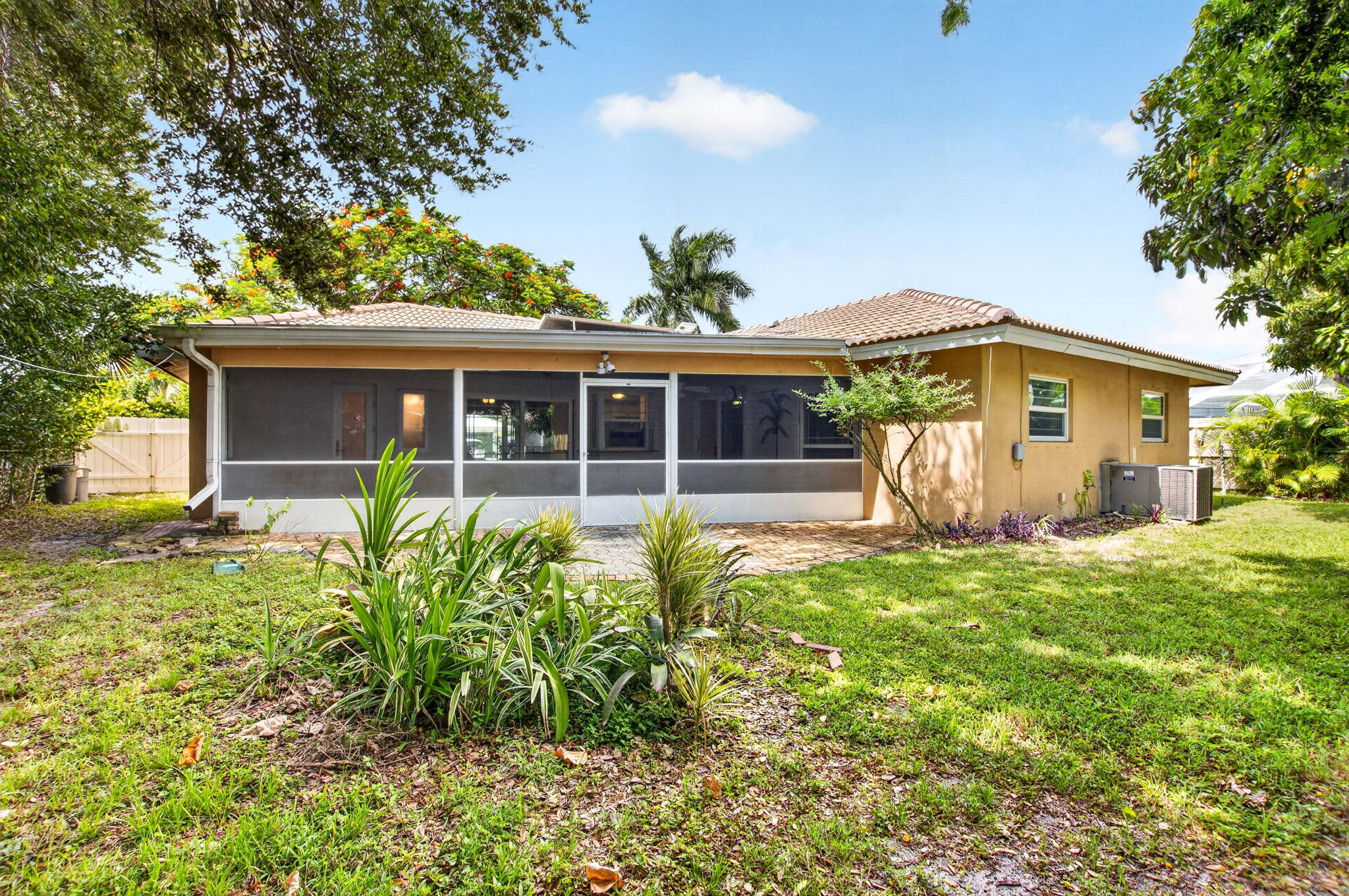 1011 Southwest 7th Street Boca Raton, FL 33486 - Photo 16 of 19 Backyard