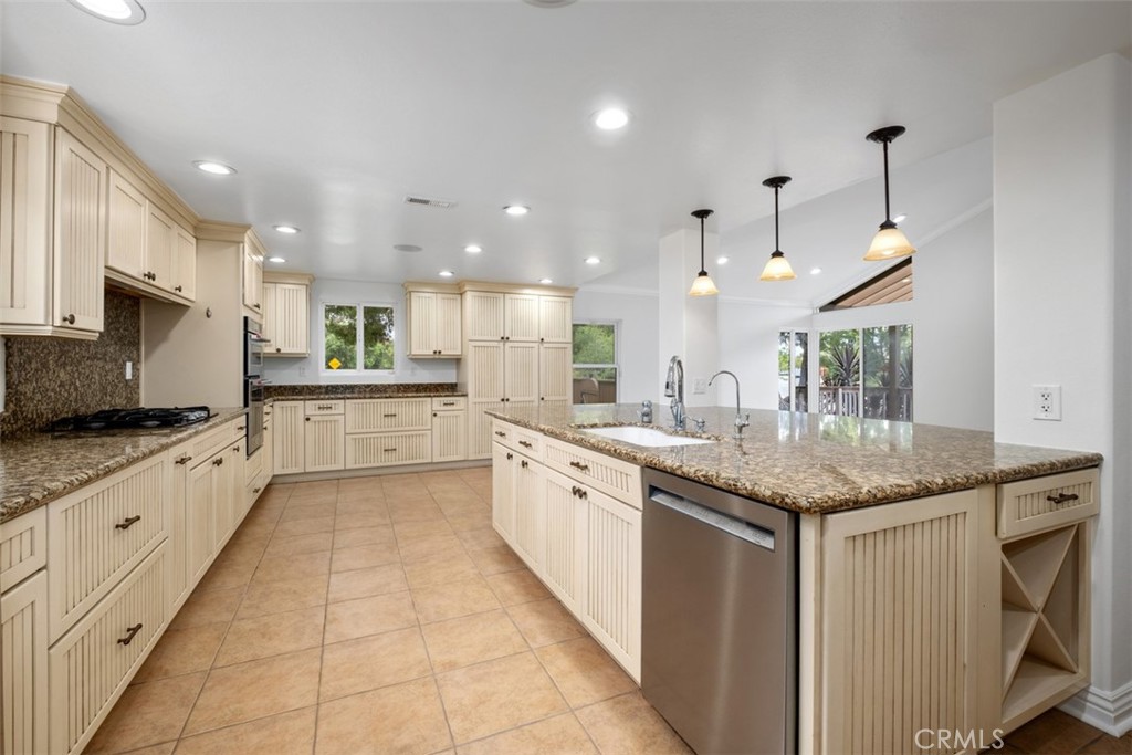 24422 Vía Del Rio Lake Forest, CA 92630 - Photo 14 of 41