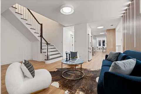 $1,124,900 | 39 East Schiller Street, Unit 1E, Chicago, IL 60610