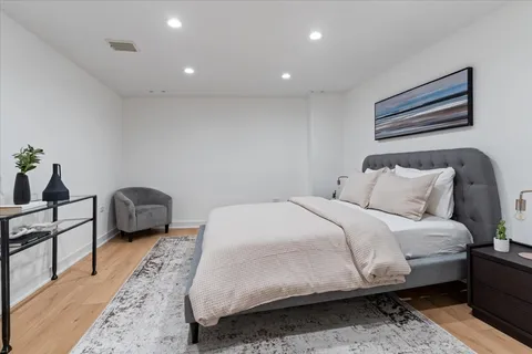 $1,124,900 | 39 East Schiller Street, Unit 1E, Chicago, IL 60610