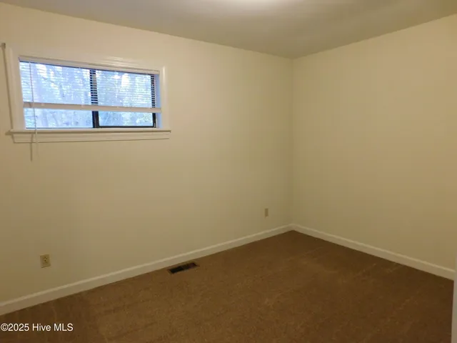 $1,250 | 1509 College Way, New Bern, NC 28562