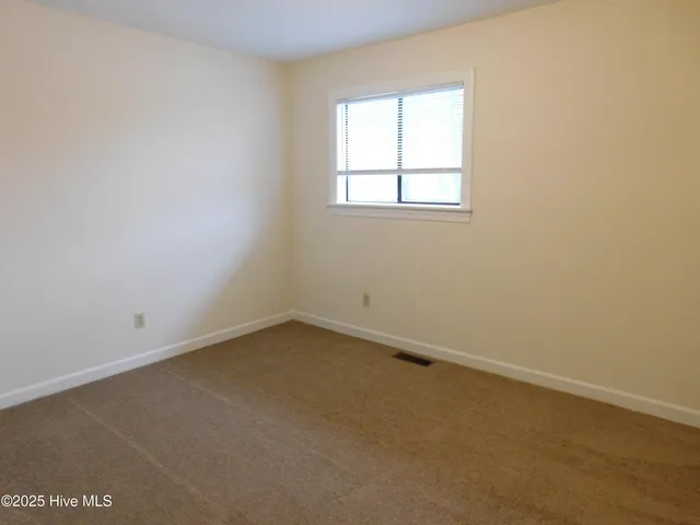 $1,250 | 1509 College Way, New Bern, NC 28562