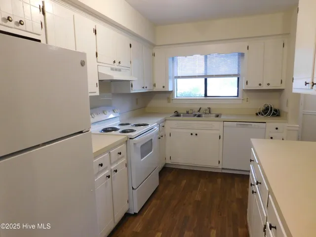 $1,250 | 1509 College Way, New Bern, NC 28562