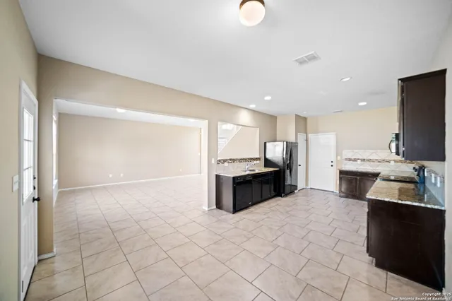 $1,800 | 445 Auburn Park, Schertz, TX 78154