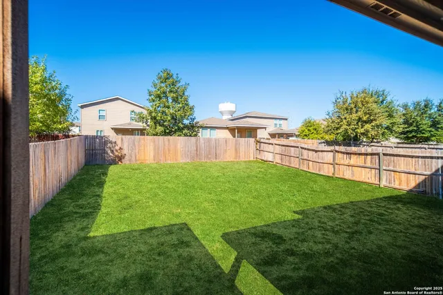 $1,800 | 445 Auburn Park, Schertz, TX 78154