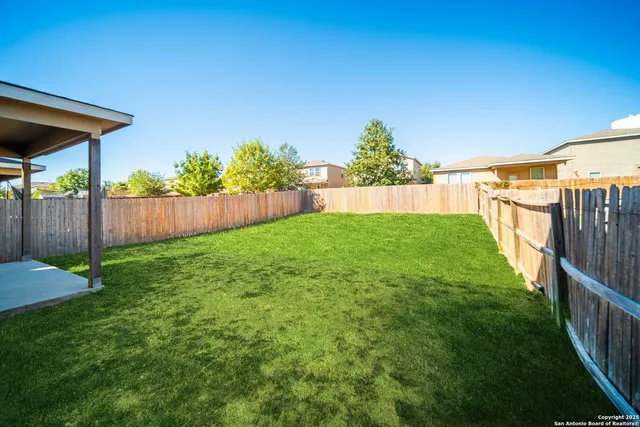 $1,800 | 445 Auburn Park, Schertz, TX 78154