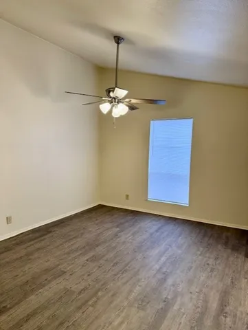 $795 | 2807 D Parker Lane, Austin, TX 78741