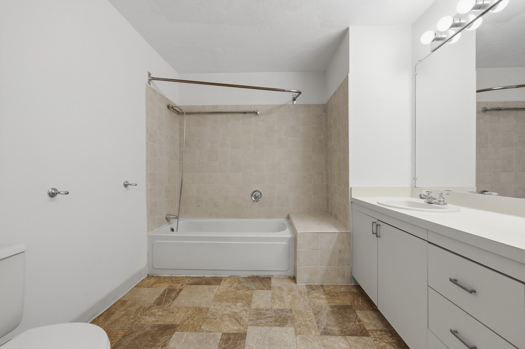 44 Elm Street, Unit 303 Worcester, MA 01609 - Photo 19 of 29