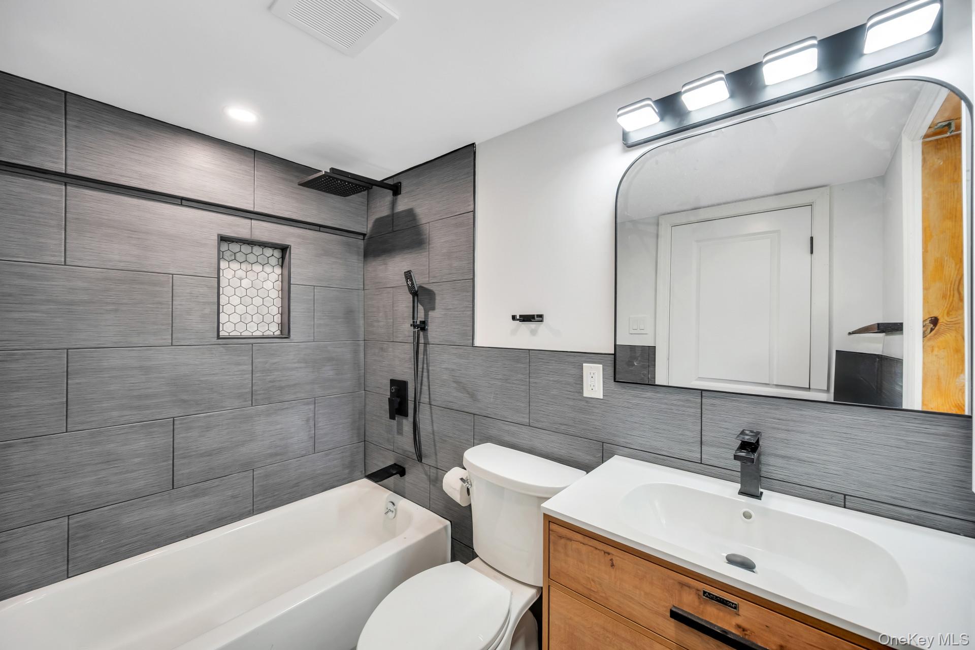 48 Earl Road Melville, NY 11747 - Photo 13 of 19