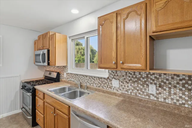 $249,900 | 1529 Hampton Court, Mishawaka, IN 46544