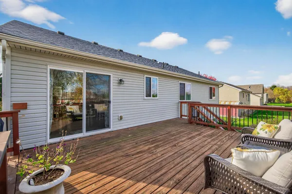 $369,900 | 727 7th Street North, Montrose, MN 55363