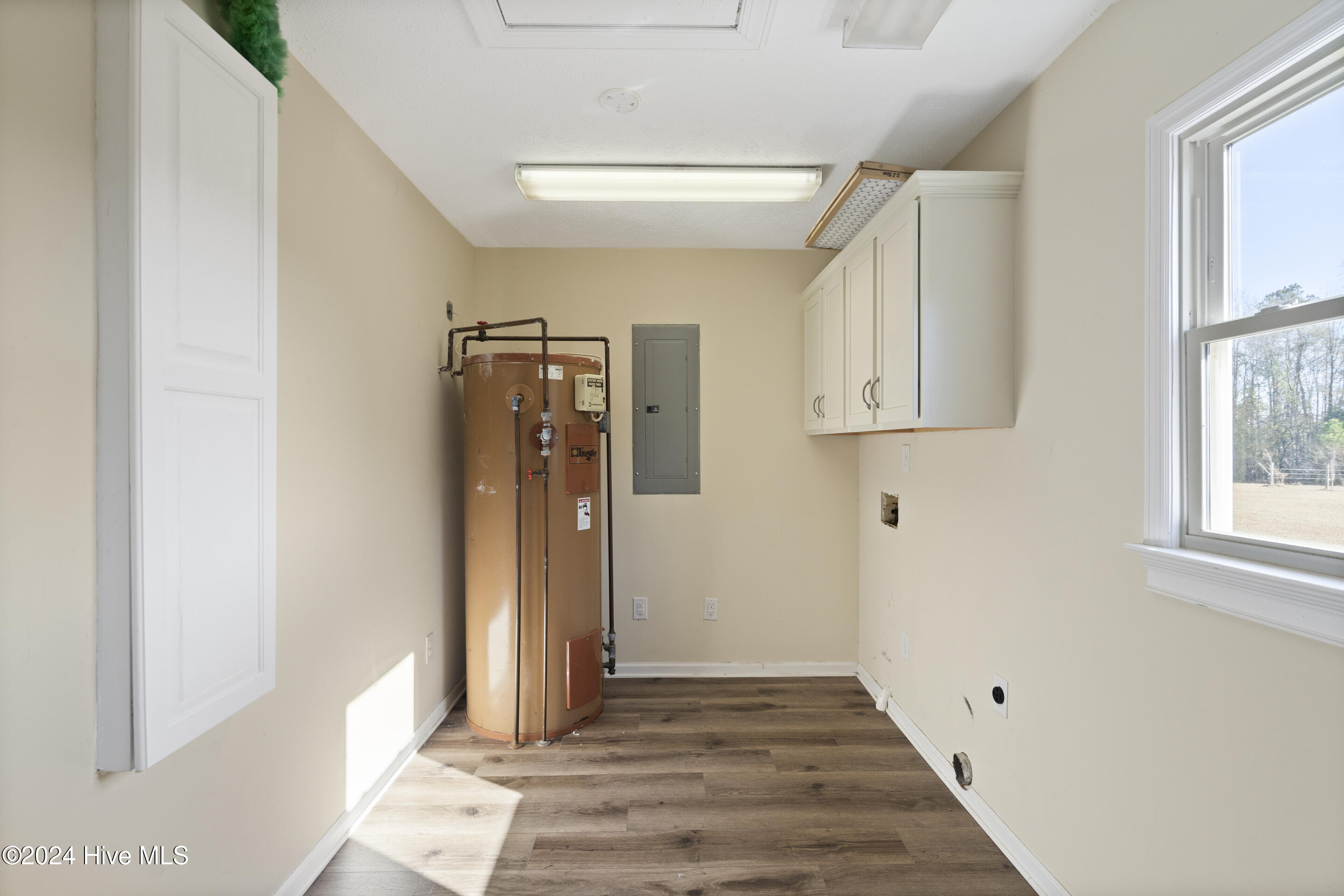 146 Huffman Road Rose Hill, NC 28458 - Photo 25 of 58 Laundry Room