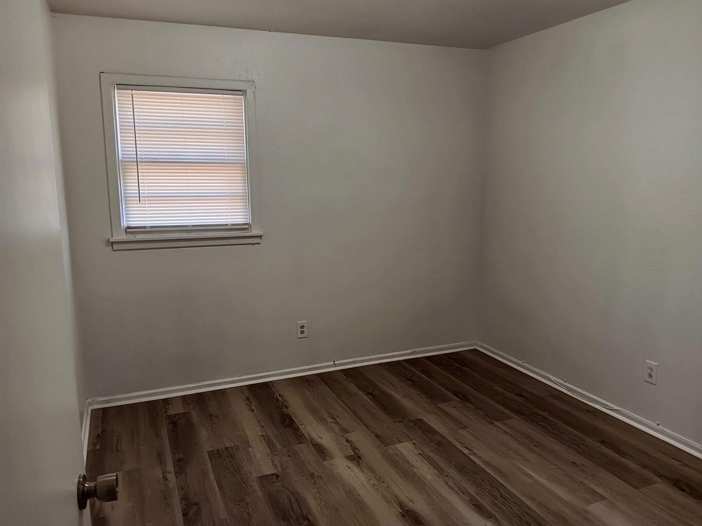 1937 East Colgate Street Lubbock, TX 79403 - Photo 5 of 11 20251019011116493959000000-o