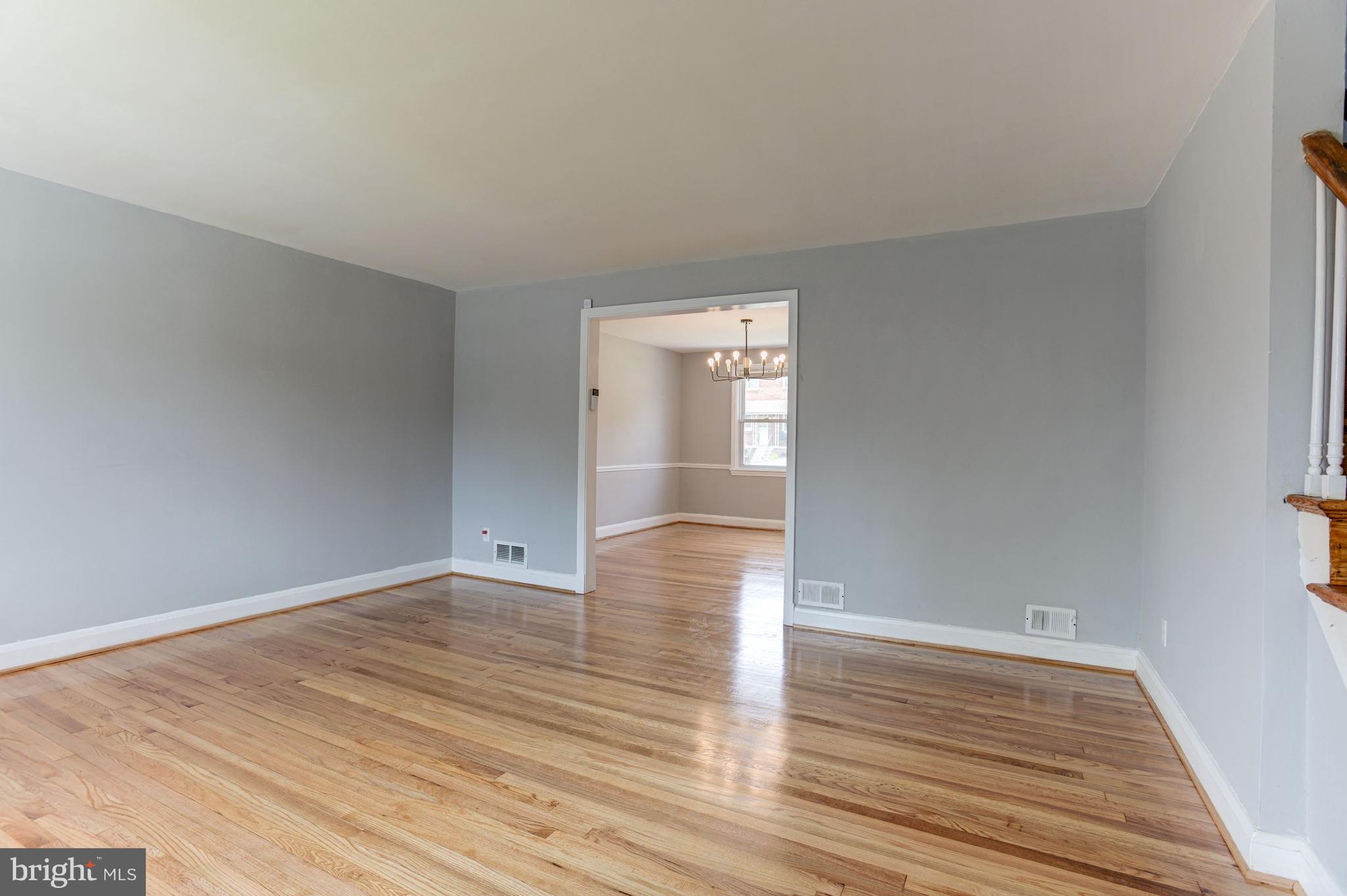 5520 Sagra Road Baltimore, MD 21239 - Photo 5 of 41 Living Room