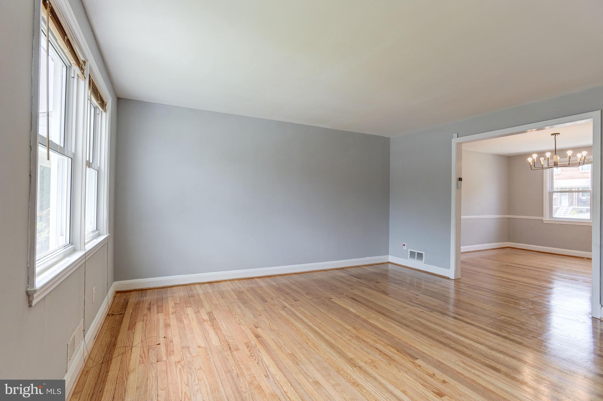 5520 Sagra Road Baltimore, MD 21239 - Photo 6 of 41 Living Room