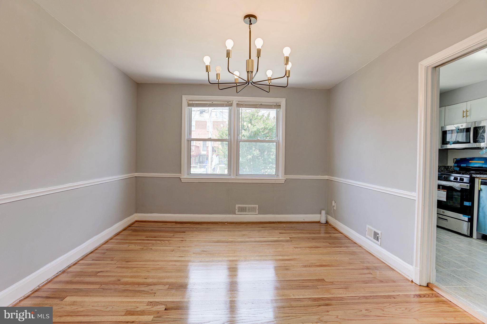 5520 Sagra Road Baltimore, MD 21239 - Photo 9 of 41 Dining Room