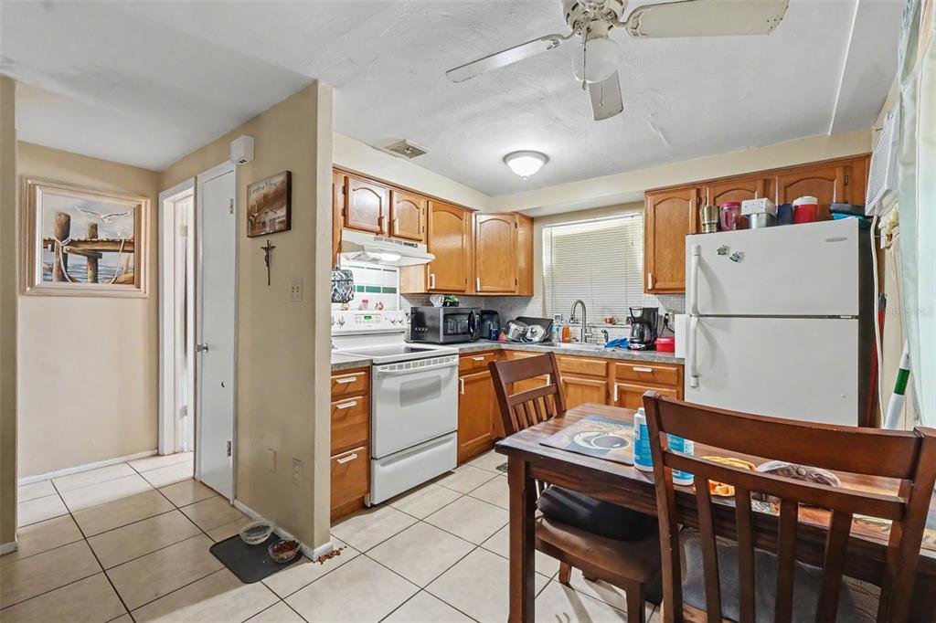 5513 Oceanic Road Holiday, FL 34690 - Photo 5 of 40