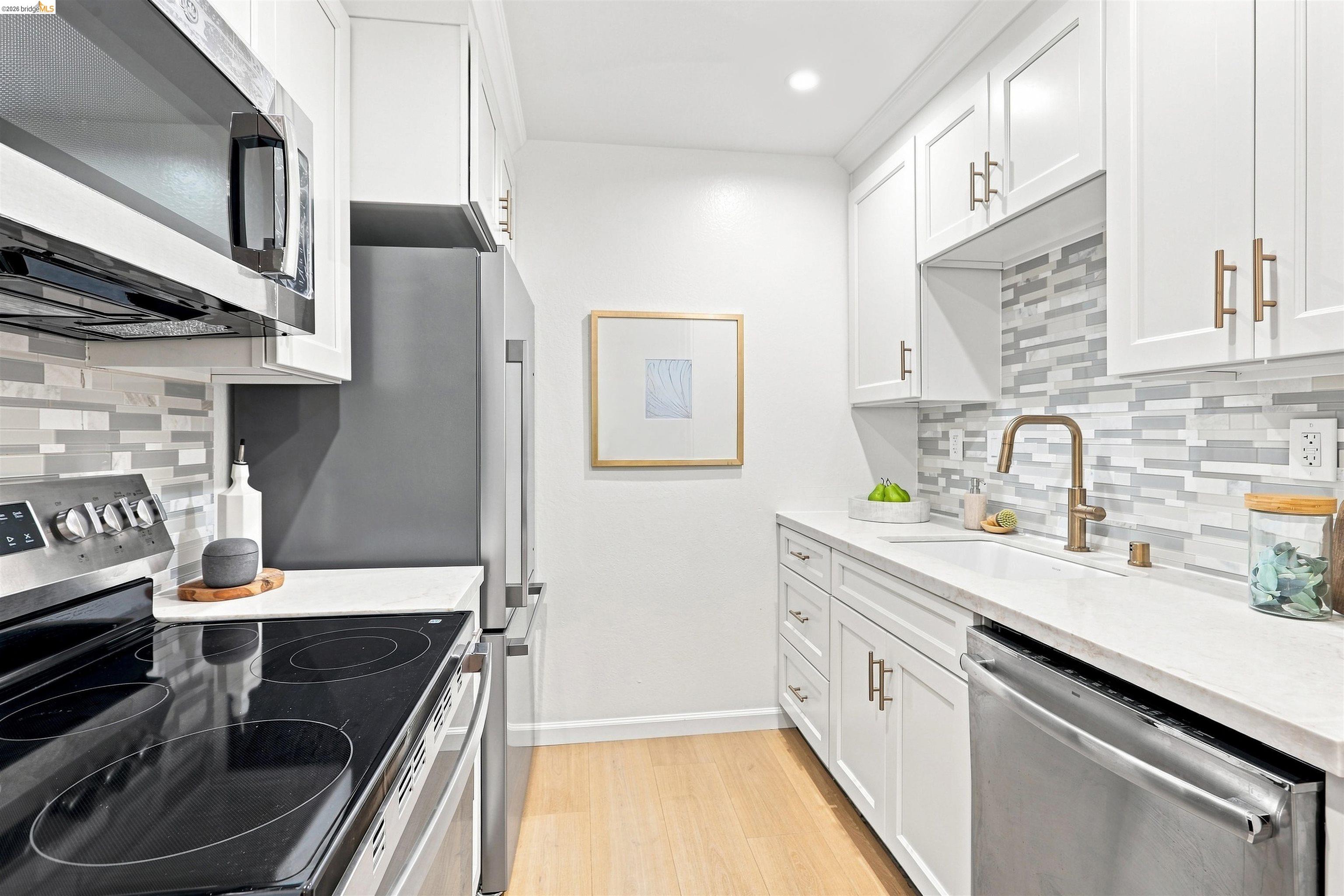 2704 Oak Road, Unit 75 Walnut Creek, CA 94597 - Photo 9 of 37 Gallery Image 9