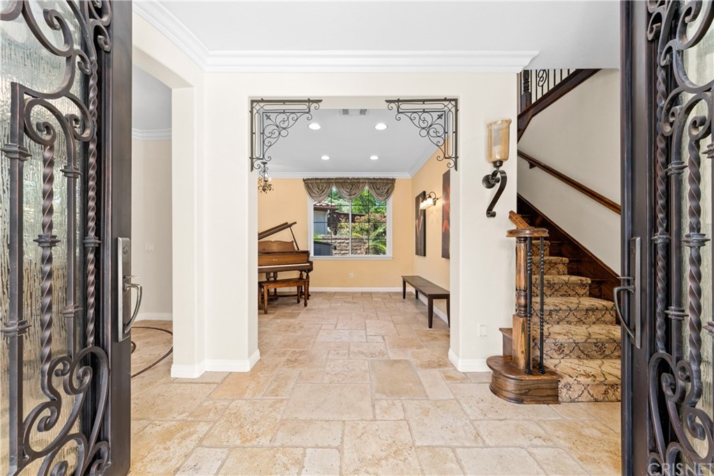 4274 Shawnee Street Moorpark, CA 93021 - Photo 3 of 45