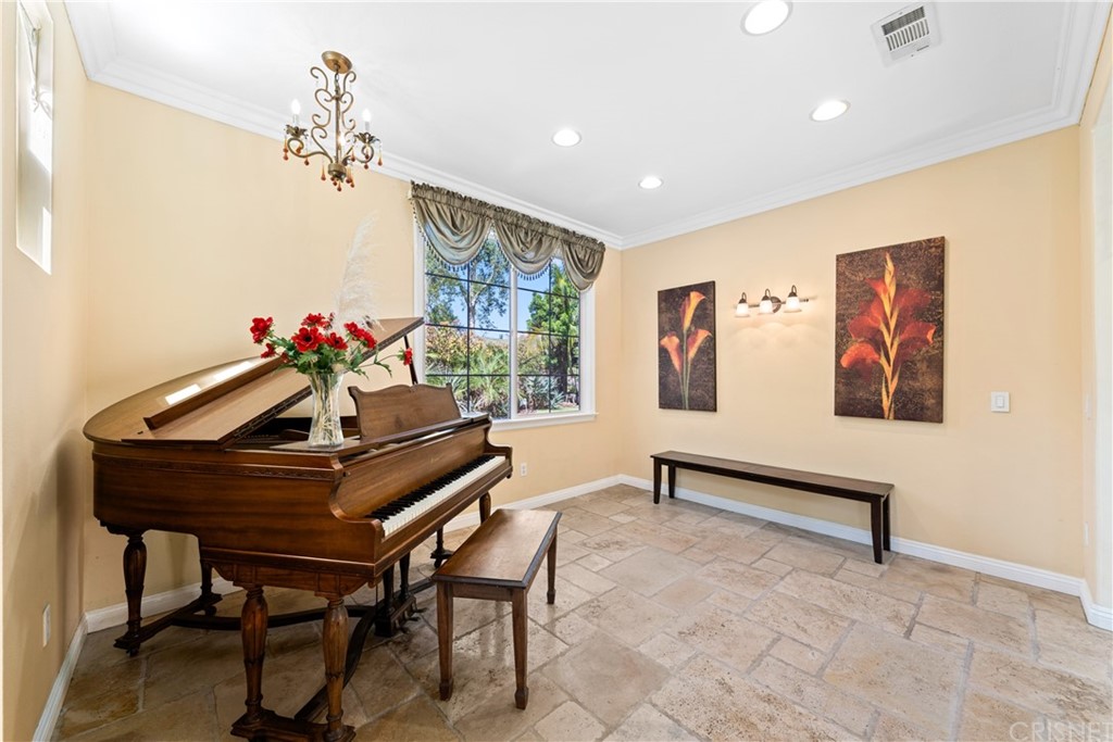 4274 Shawnee Street Moorpark, CA 93021 - Photo 5 of 45