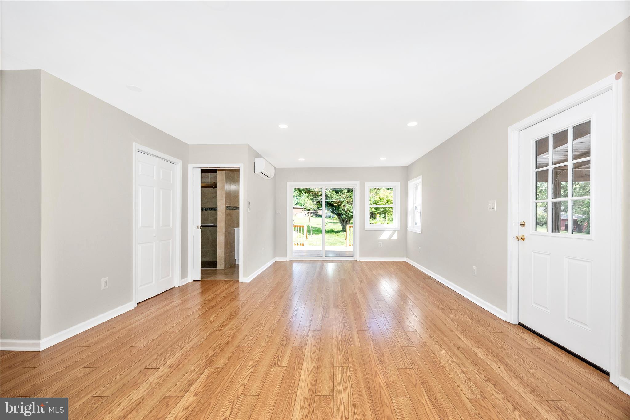 16215 Redland Road Rockville, MD 20855 - Photo 17 of 51 Family Room