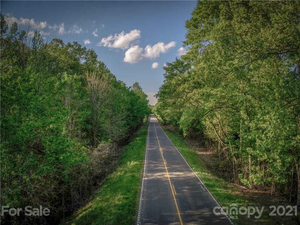 33 Hickory Grove Road Gaffney, SC 29340 - Photo 3 of 30 a backyard of a house with lots of green space