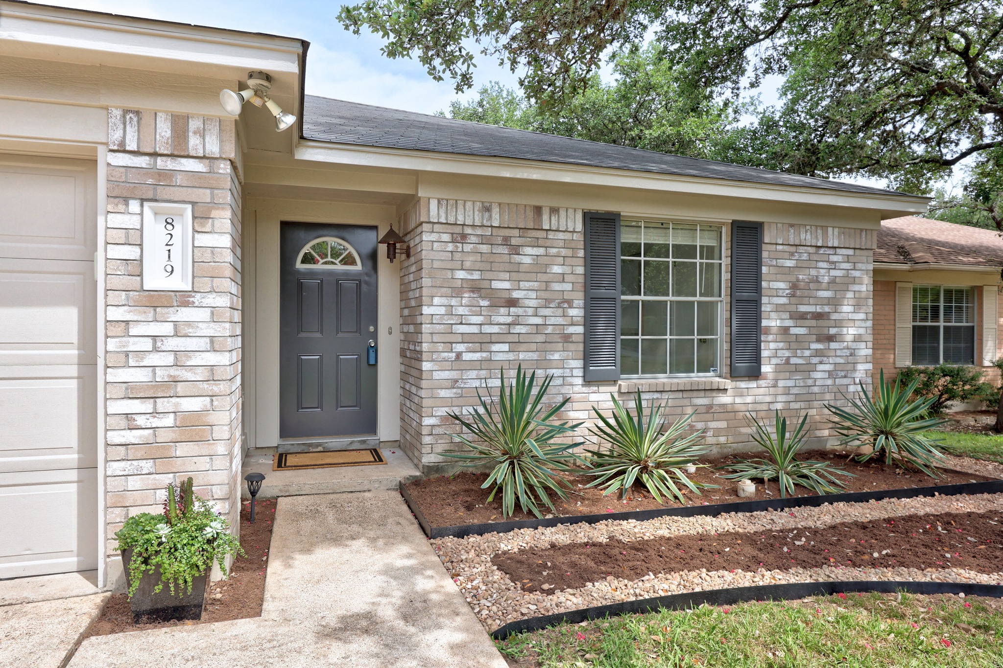 8219 Edgemoor Place Austin, TX 78749 - Photo 4 of 30 Comprehensive power washing of exterior.