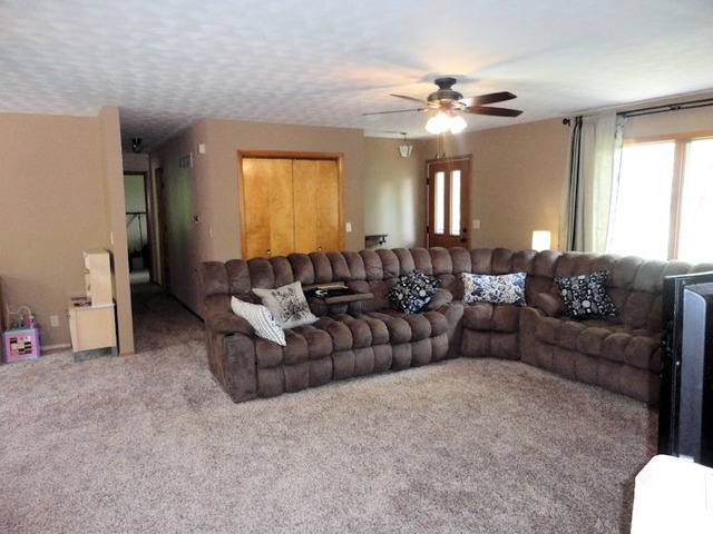 10698 East Grist Mill Road Rochelle, IL 61068 - Photo 4 of 18