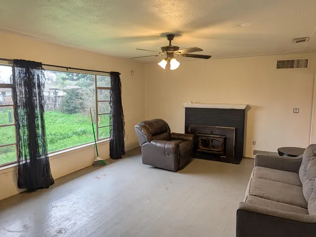 $250,000 | 5468 East Grant Avenue, Fresno, CA 93727