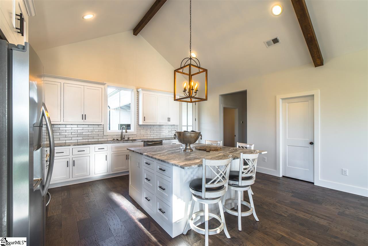 423 Mt Vernon Road Greer, SC 29651 - Photo 11 of 28